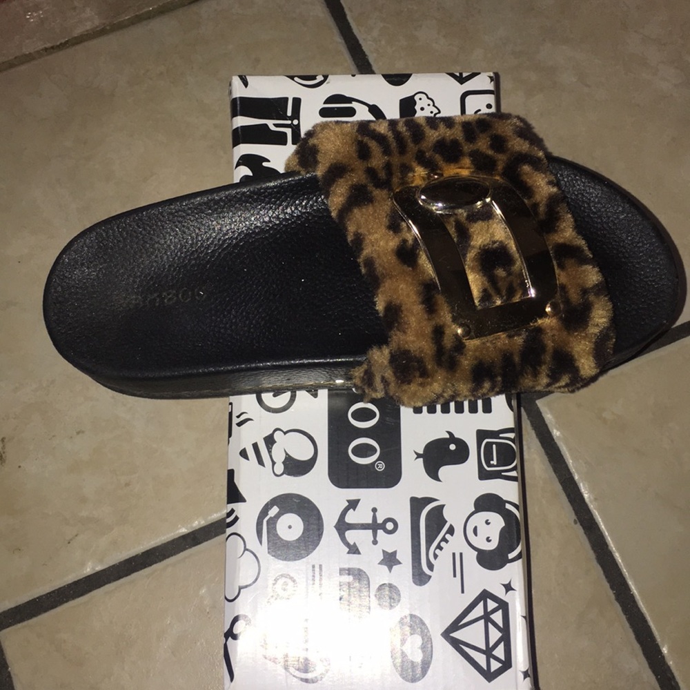 Shoes - Picture 2 of 3